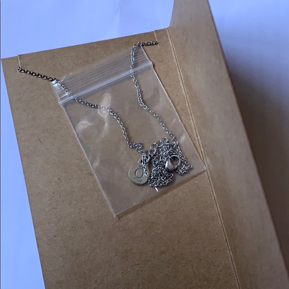 Brand new necklace - Picture 3 of 6